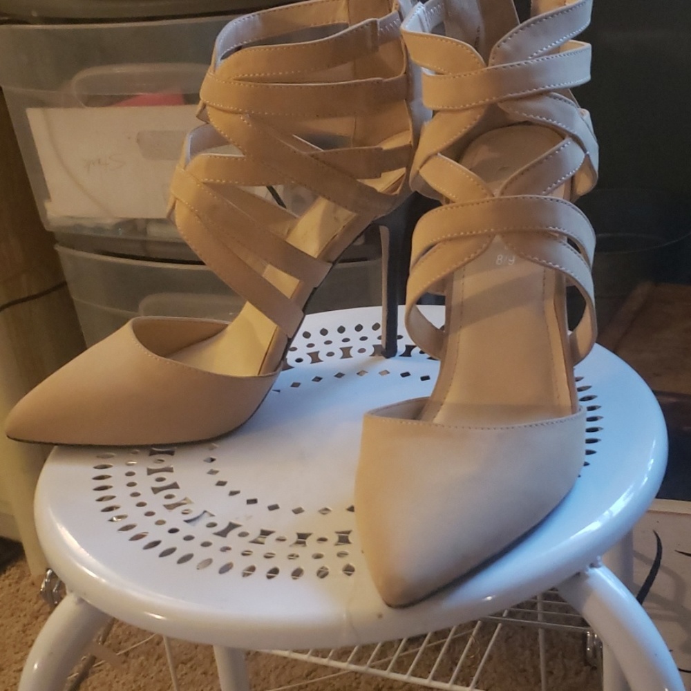 Size 8.5 Women shoe New
